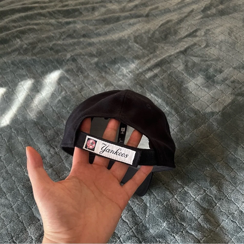 New‎ Era Black Cap with White NY Emblem Yankees cap - Picture 2 of 4